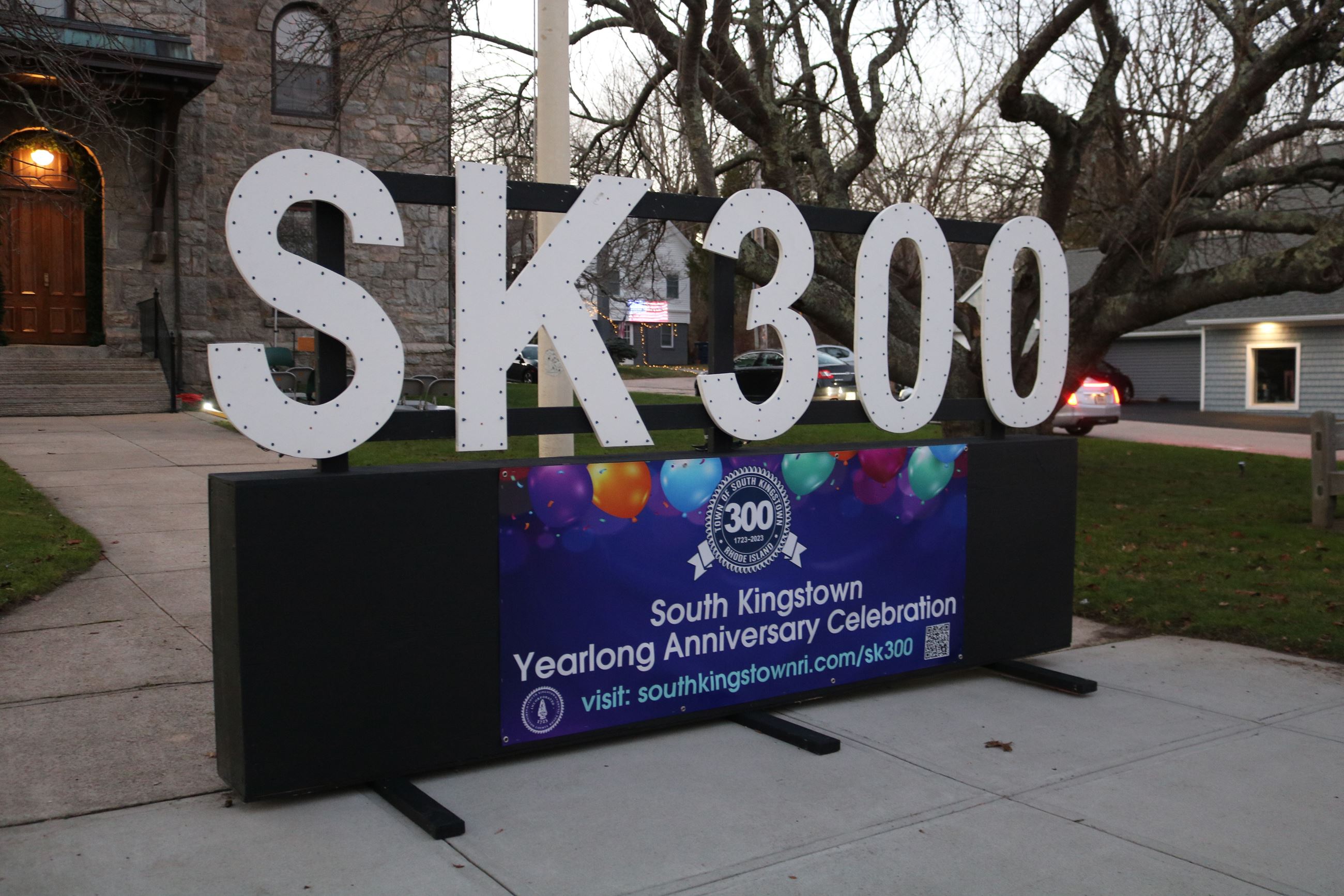 Tree Lighting Sign Daylight